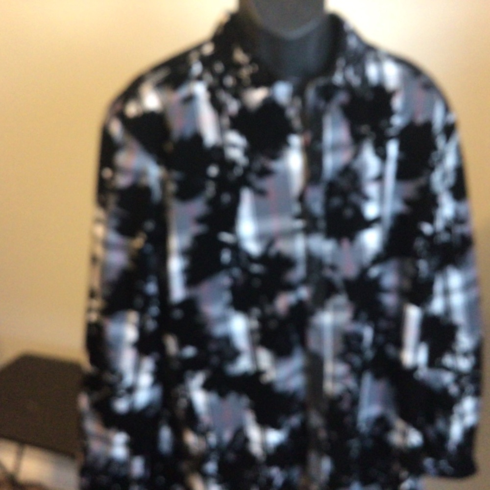 Shirt - Picture 6 of 7